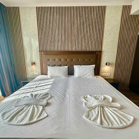 Cozy For 5 People In Royal Sunny Beach