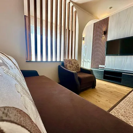 Cozy For 5 People In Royal Sunny Beach