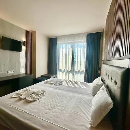 Cozy For 5 People In Royal Sunny Beach