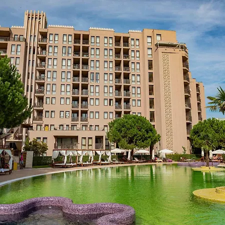 Cozy For 5 People In Royal Sunny Beach